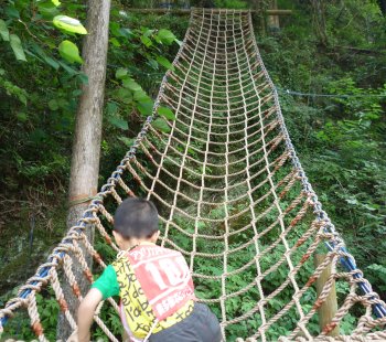 アメリカキャンプ村 関東で子どもと一緒に楽しむ公園とアスレチック
